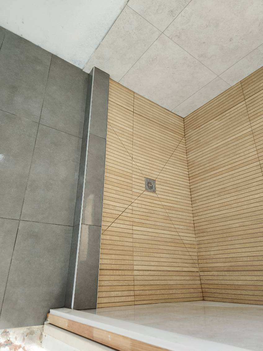 Wood & Ceramic Tile